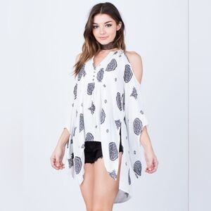 Shoulder Flowy  Sleeveless Top with Black Pattern